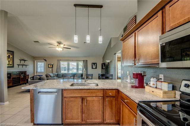 1906 NE 18th AVE, Cape Coral, FL 33909