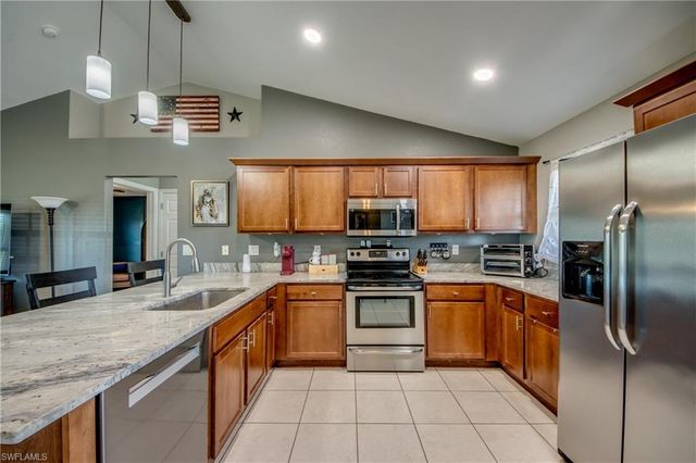 1906 NE 18th AVE, Cape Coral, FL 33909