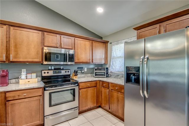 1906 NE 18th AVE, Cape Coral, FL 33909