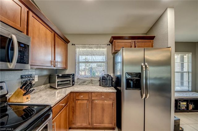 1906 NE 18th AVE, Cape Coral, FL 33909