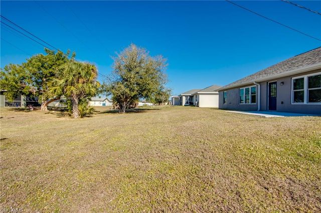 1906 NE 18th AVE, Cape Coral, FL 33909