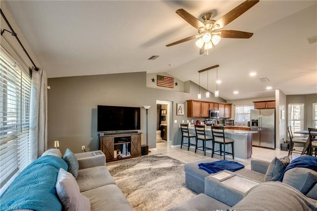 1906 NE 18th AVE, Cape Coral, FL 33909