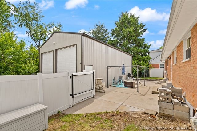 2720 Wahoo Drive, New Albany, IN 47150