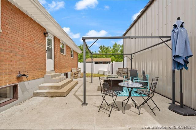 2720 Wahoo Drive, New Albany, IN 47150