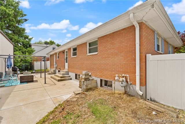 2720 Wahoo Drive, New Albany, IN 47150