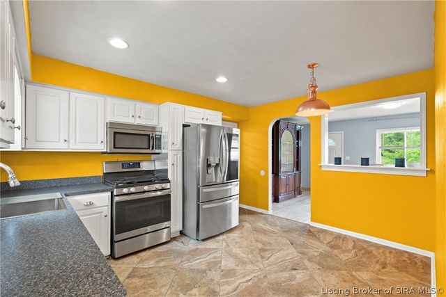 2720 Wahoo Drive, New Albany, IN 47150