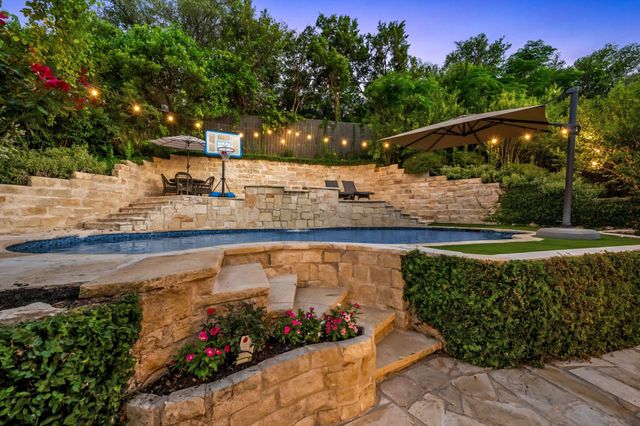 2005 Mistywood DR, Austin, TX 78746