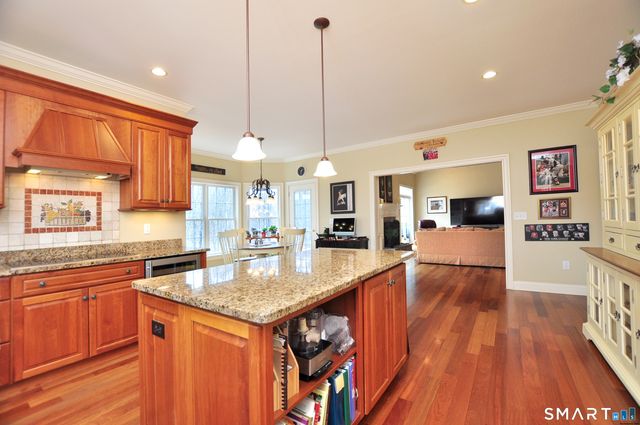 120 Old Hayrake Lane, New Milford, CT 06776