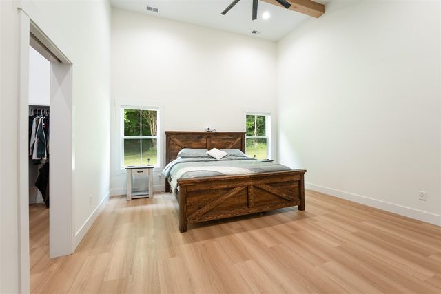 9673 N 27th Street, Richland, MI 49083