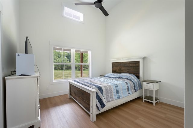 9673 N 27th Street, Richland, MI 49083