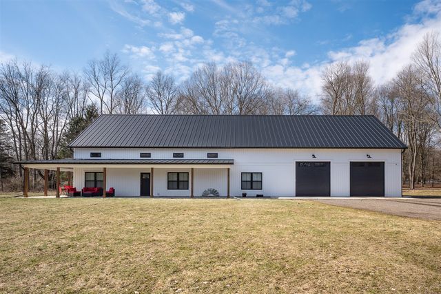 9673 N 27th Street, Richland, MI 49083