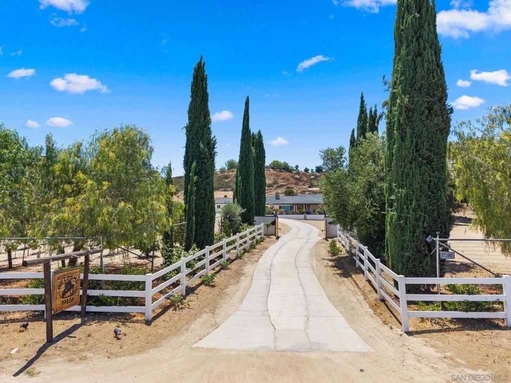 37200 Mesa Rd, Temecula, CA 92592 — photo 2