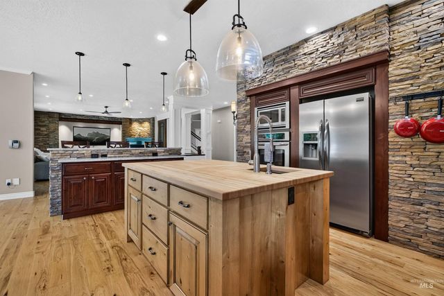 2684 W Champagne Drive, Eagle, ID 83616