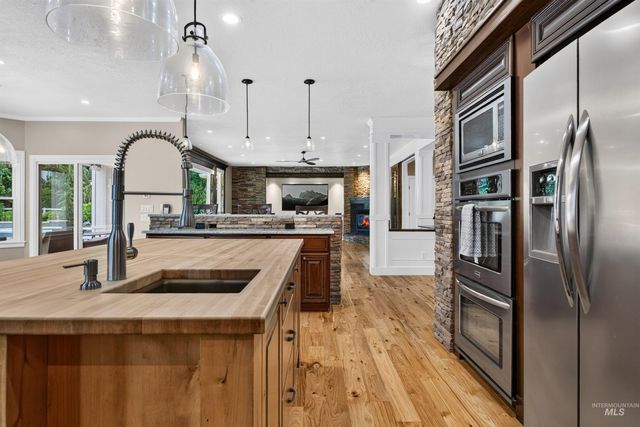2684 W Champagne Drive, Eagle, ID 83616