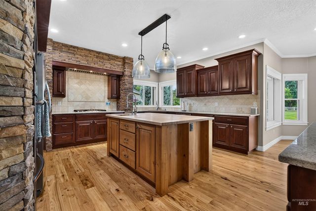 2684 W Champagne Drive, Eagle, ID 83616