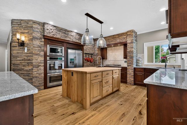 2684 W Champagne Drive, Eagle, ID 83616