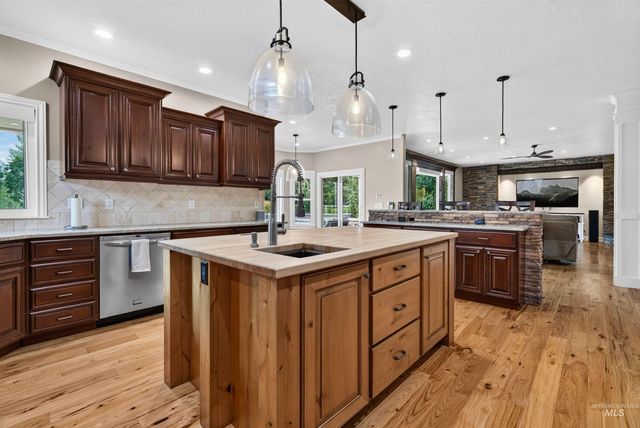 2684 W Champagne Drive, Eagle, ID 83616