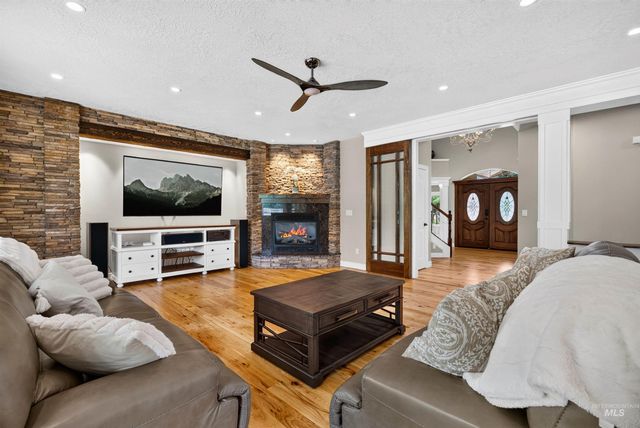 2684 W Champagne Drive, Eagle, ID 83616
