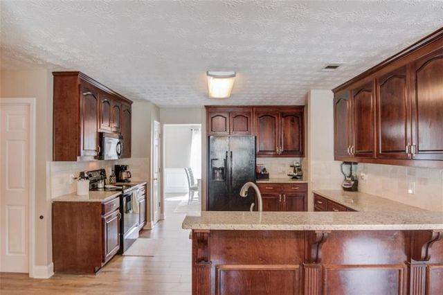 172 Arbor Trace, Braselton, GA 30517