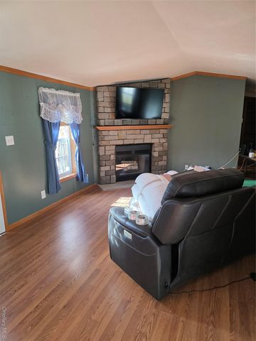 8 Greenrose Drive, Marlboro, NY 12542