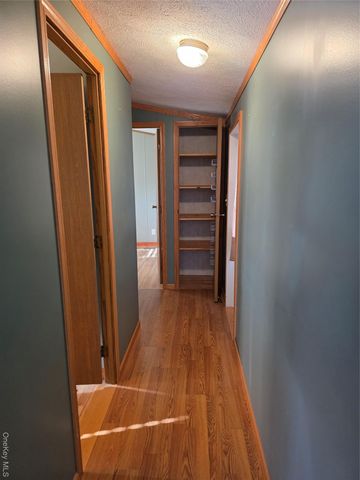 8 Greenrose Drive, Marlboro, NY 12542