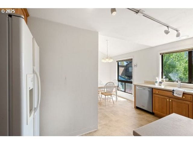 808 Ne 238TH Pl, Wood Village, OR 97060