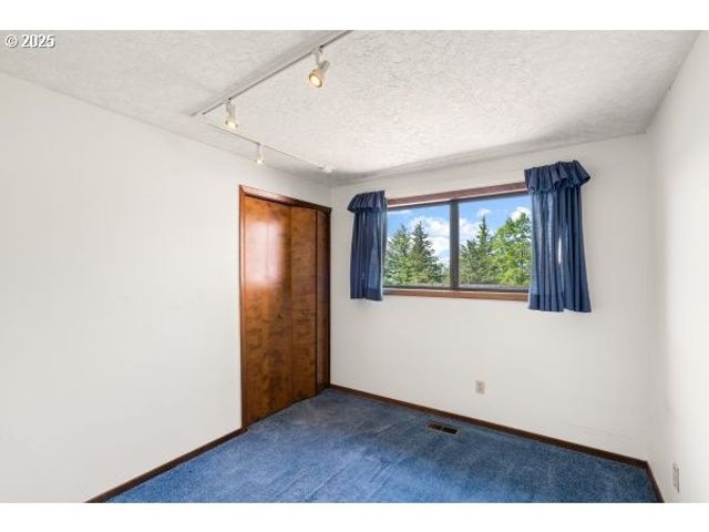 808 Ne 238TH Pl, Wood Village, OR 97060
