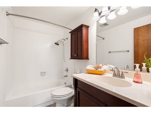 808 Ne 238TH Pl, Wood Village, OR 97060