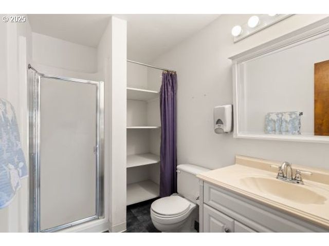 808 Ne 238TH Pl, Wood Village, OR 97060