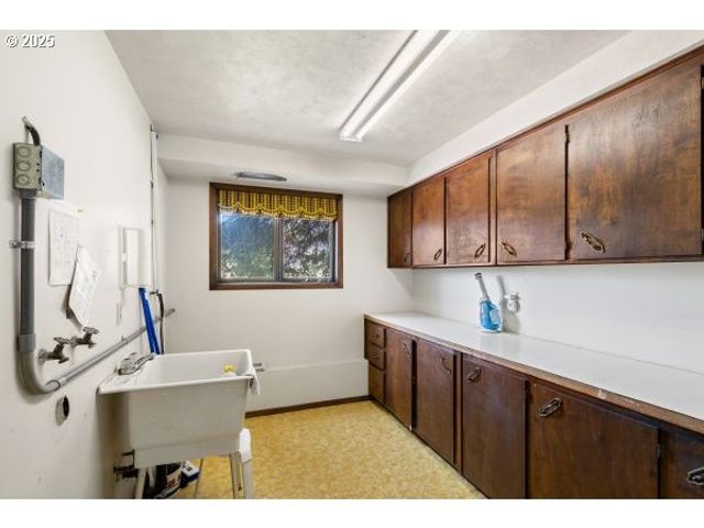 808 Ne 238TH Pl, Wood Village, OR 97060