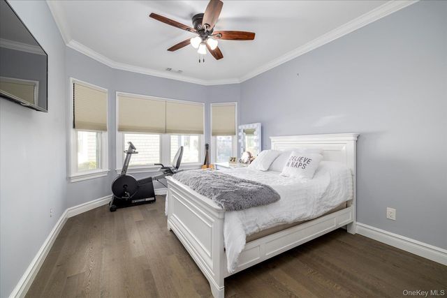 54 Ocean Watch Court, Freeport, NY 11520