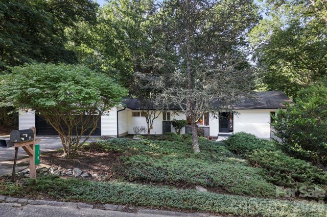 18 E Rosewood Trail, Hendersonville, NC 28739