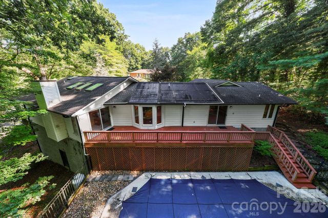 18 E Rosewood Trail, Hendersonville, NC 28739