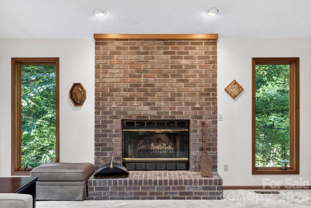 18 E Rosewood Trail, Hendersonville, NC 28739