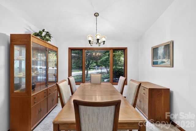 18 E Rosewood Trail, Hendersonville, NC 28739