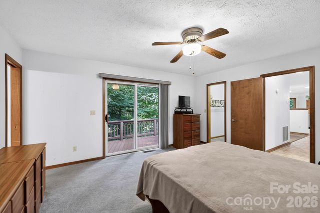 18 E Rosewood Trail, Hendersonville, NC 28739