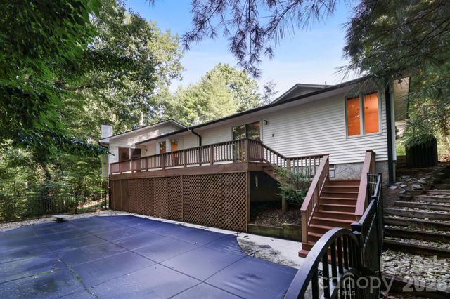 18 E Rosewood Trail, Hendersonville, NC 28739