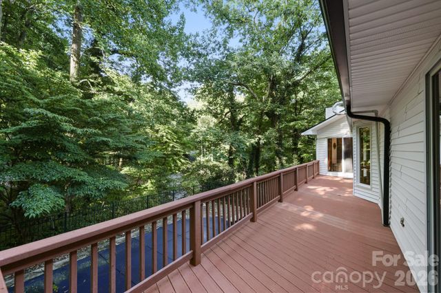 18 E Rosewood Trail, Hendersonville, NC 28739
