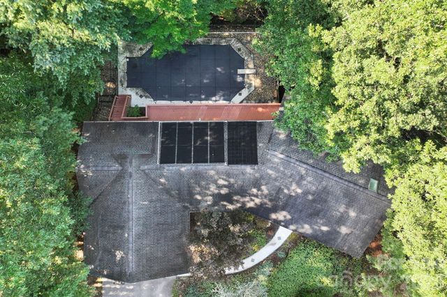 18 E Rosewood Trail, Hendersonville, NC 28739