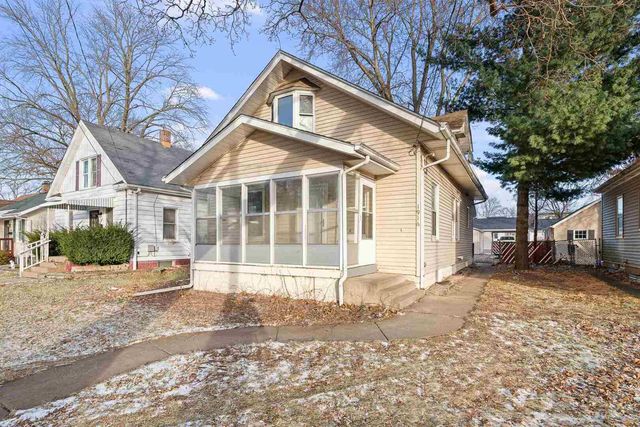1916 31st Street A, Moline, IL 61265