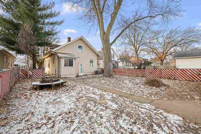 1916 31st Street A, Moline, IL 61265