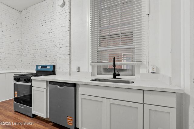 1042 S 6th St, Louisville, KY 40203