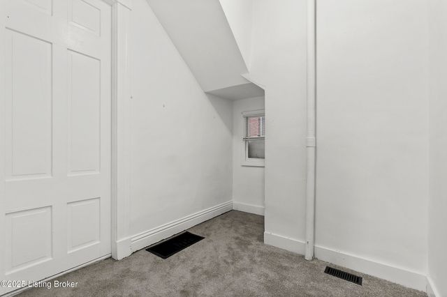 1042 S 6th St, Louisville, KY 40203