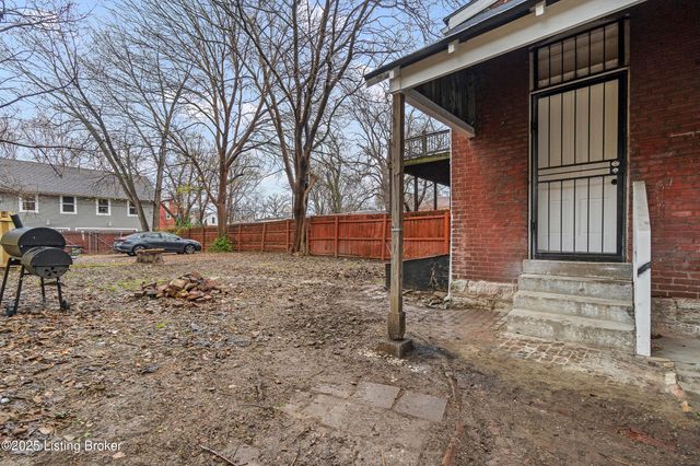 1042 S 6th St, Louisville, KY 40203