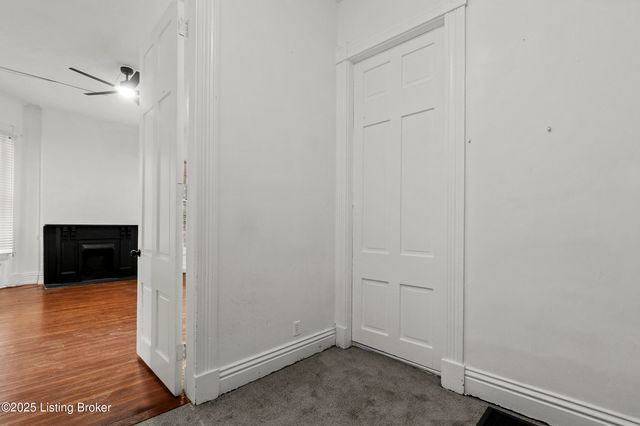 1042 S 6th St, Louisville, KY 40203