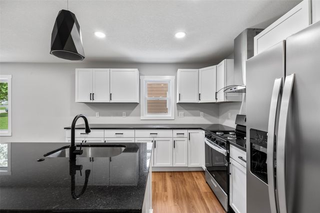 4335 NE 32nd Street, Des Moines, IA 50021
