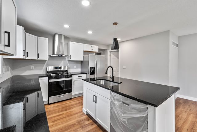4335 NE 32nd Street, Des Moines, IA 50021