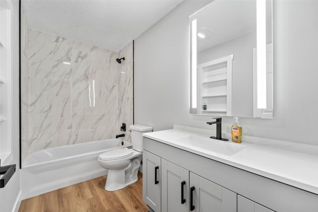 4335 NE 32nd Street, Des Moines, IA 50021