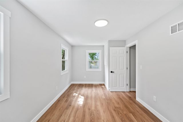 4335 NE 32nd Street, Des Moines, IA 50021