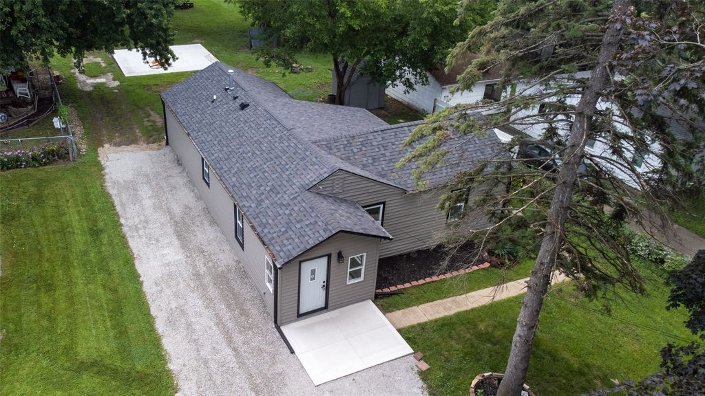 4335 NE 32nd Street, Des Moines, IA 50021